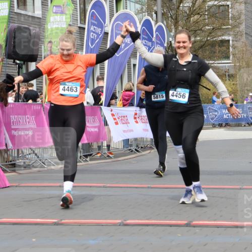 12.04.2026 - 45. Internationalen Wilhelmsburger Insellauf Strokosch-Dieckow http://msf.ph/oto/9476894 12.04.2026 13:31:10 Ziel 4456, 4463, 5815 meine-sportfotos.de