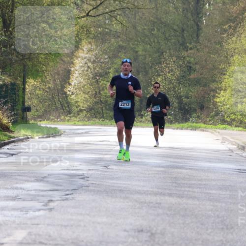 12.04.2026 - 45. Internationalen Wilhelmsburger Insellauf Yannick Fuchs http://msf.ph/oto/9476925 12.04.2026 10:11:40 Laufen 2212, 3208 meine-sportfotos.de
