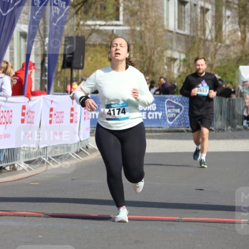 12.04.2026 - 45. Internationalen Wilhelmsburger Insellauf Strokosch-Dieckow http://msf.ph/oto/9476949 12.04.2026 11:36:35 Ziel 4174 meine-sportfotos.de