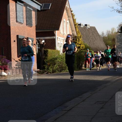 12.04.2026 - 45. Internationalen Wilhelmsburger Insellauf Yannick Fuchs http://msf.ph/oto/9476958 12.04.2026 09:04:16 Laufen 2904, 2450, 5471 meine-sportfotos.de