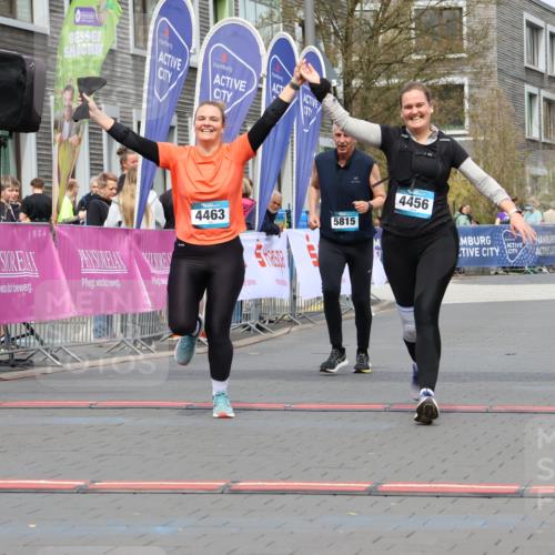 12.04.2026 - 45. Internationalen Wilhelmsburger Insellauf Strokosch-Dieckow http://msf.ph/oto/9477030 12.04.2026 13:31:09 Ziel 4456, 4463, 5815 meine-sportfotos.de