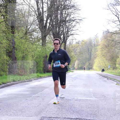 12.04.2026 - 45. Internationalen Wilhelmsburger Insellauf Yannick Fuchs http://msf.ph/oto/9477048 12.04.2026 10:11:54 Laufen 3208 meine-sportfotos.de