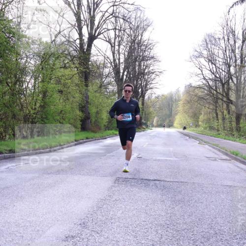 12.04.2026 - 45. Internationalen Wilhelmsburger Insellauf Yannick Fuchs http://msf.ph/oto/9477055 12.04.2026 10:11:55 Laufen 3208 meine-sportfotos.de