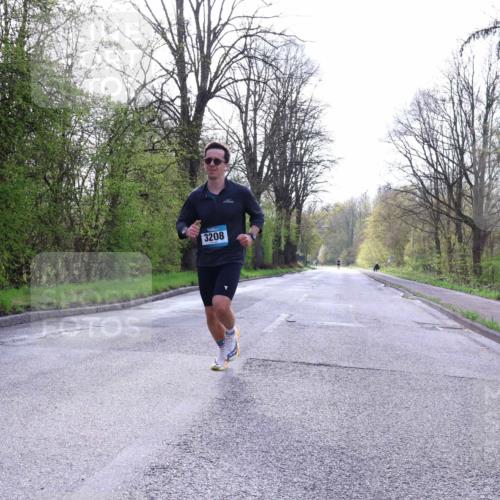 12.04.2026 - 45. Internationalen Wilhelmsburger Insellauf Yannick Fuchs http://msf.ph/oto/9477061 12.04.2026 10:11:55 Laufen 3208 meine-sportfotos.de