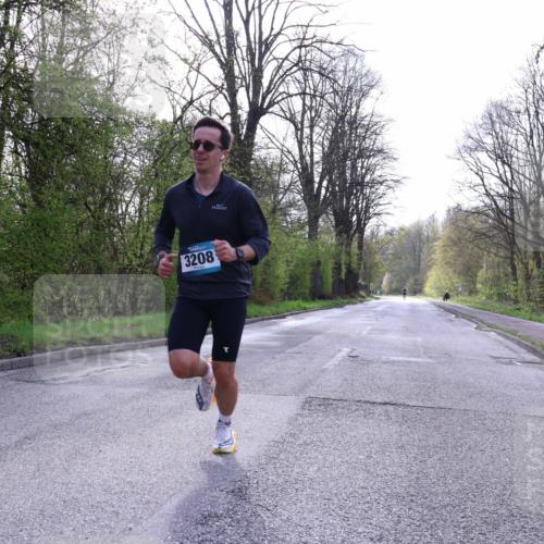 12.04.2026 - 45. Internationalen Wilhelmsburger Insellauf Yannick Fuchs http://msf.ph/oto/9477065 12.04.2026 10:11:55 Laufen 3208 meine-sportfotos.de
