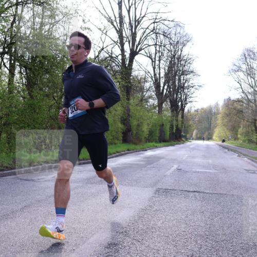 12.04.2026 - 45. Internationalen Wilhelmsburger Insellauf Yannick Fuchs http://msf.ph/oto/9477068 12.04.2026 10:11:56 Laufen 320 meine-sportfotos.de
