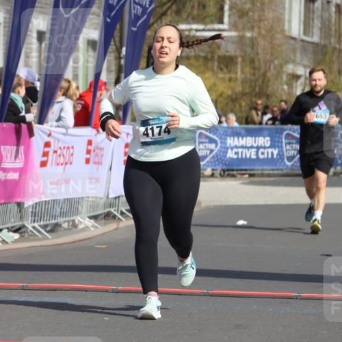 12.04.2026 - 45. Internationalen Wilhelmsburger Insellauf Strokosch-Dieckow http://msf.ph/oto/9477080 12.04.2026 11:36:35 Ziel 4174 meine-sportfotos.de