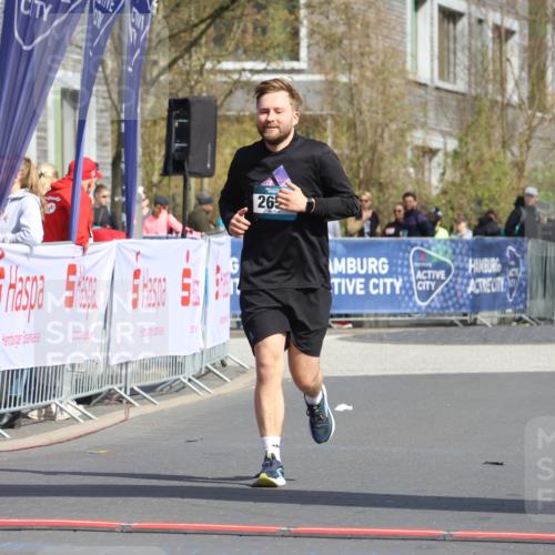 12.04.2026 - 45. Internationalen Wilhelmsburger Insellauf Strokosch-Dieckow http://msf.ph/oto/9477116 12.04.2026 11:36:39 Ziel 4174, 2653 meine-sportfotos.de
