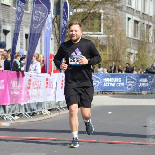 12.04.2026 - 45. Internationalen Wilhelmsburger Insellauf Strokosch-Dieckow http://msf.ph/oto/9477133 12.04.2026 11:36:41 Ziel 2653 meine-sportfotos.de
