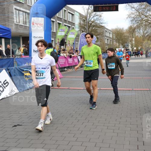 12.04.2026 - 45. Internationalen Wilhelmsburger Insellauf Strokosch-Dieckow http://msf.ph/oto/9477136 12.04.2026 12:57:13 Ziel 5094, 4835, 5141, 5549, 5163 meine-sportfotos.de