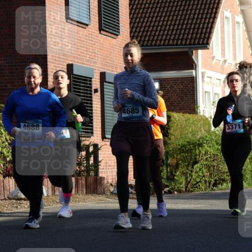 12.04.2026 - 45. Internationalen Wilhelmsburger Insellauf Yannick Fuchs http://msf.ph/oto/9477161 12.04.2026 09:04:35 Laufen 4688, 4685, 3371, 4449 meine-sportfotos.de