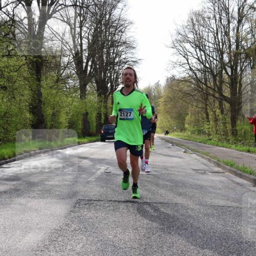12.04.2026 - 45. Internationalen Wilhelmsburger Insellauf Yannick Fuchs http://msf.ph/oto/9477239 12.04.2026 10:12:39 Laufen 2127 meine-sportfotos.de