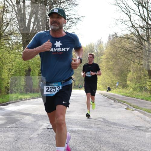 12.04.2026 - 45. Internationalen Wilhelmsburger Insellauf Yannick Fuchs http://msf.ph/oto/9477253 12.04.2026 10:12:41 Laufen 2253, 393 meine-sportfotos.de