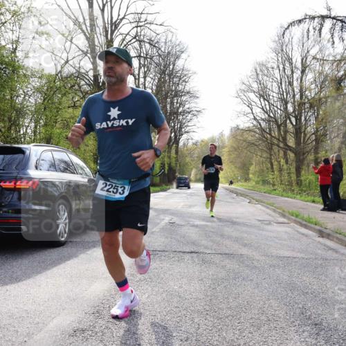 12.04.2026 - 45. Internationalen Wilhelmsburger Insellauf Yannick Fuchs http://msf.ph/oto/9477260 12.04.2026 10:12:41 Laufen 2301, 2253, 3930 meine-sportfotos.de
