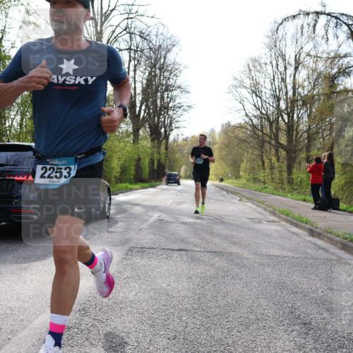12.04.2026 - 45. Internationalen Wilhelmsburger Insellauf Yannick Fuchs http://msf.ph/oto/9477262 12.04.2026 10:12:41 Laufen 2301, 2253 meine-sportfotos.de