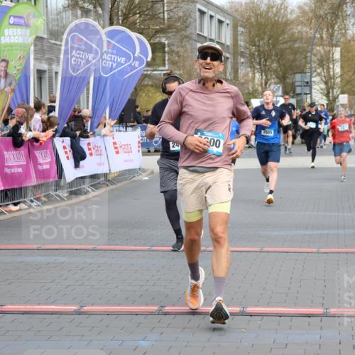 12.04.2026 - 45. Internationalen Wilhelmsburger Insellauf Strokosch-Dieckow http://msf.ph/oto/9477370 12.04.2026 12:57:22 Ziel 5147, 3600, 2491, 3985, 4598 meine-sportfotos.de