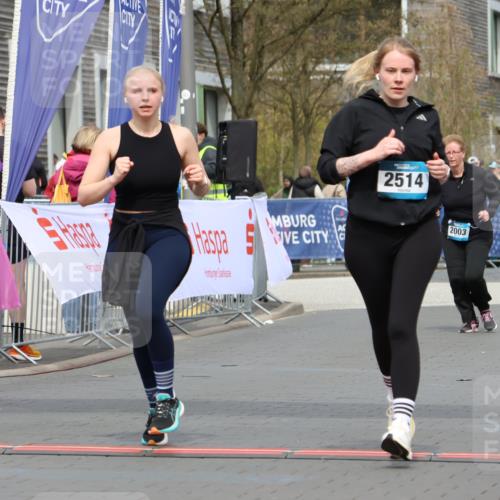 12.04.2026 - 45. Internationalen Wilhelmsburger Insellauf Strokosch-Dieckow http://msf.ph/oto/9477404 12.04.2026 13:30:56 Ziel 2514, 2515, 4324, 4429 meine-sportfotos.de