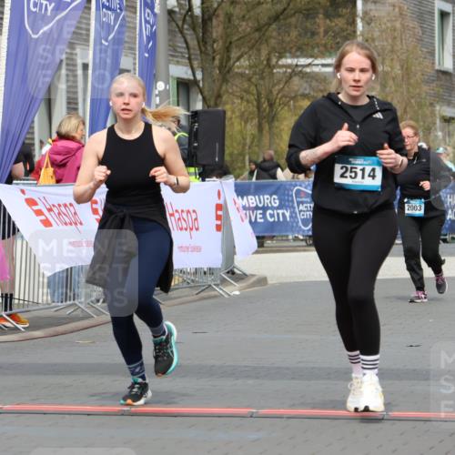 12.04.2026 - 45. Internationalen Wilhelmsburger Insellauf Strokosch-Dieckow http://msf.ph/oto/9477416 12.04.2026 13:30:56 Ziel 2514, 2515, 4324, 4429 meine-sportfotos.de