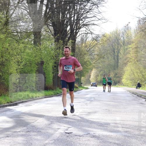 12.04.2026 - 45. Internationalen Wilhelmsburger Insellauf Yannick Fuchs http://msf.ph/oto/9477451 12.04.2026 10:12:59 Laufen 4291 meine-sportfotos.de