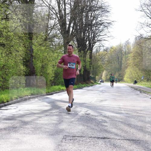 12.04.2026 - 45. Internationalen Wilhelmsburger Insellauf Yannick Fuchs http://msf.ph/oto/9477463 12.04.2026 10:13:01 Laufen 4291 meine-sportfotos.de