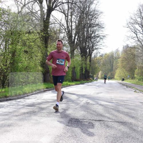 12.04.2026 - 45. Internationalen Wilhelmsburger Insellauf Yannick Fuchs http://msf.ph/oto/9477470 12.04.2026 10:13:01 Laufen 4291 meine-sportfotos.de