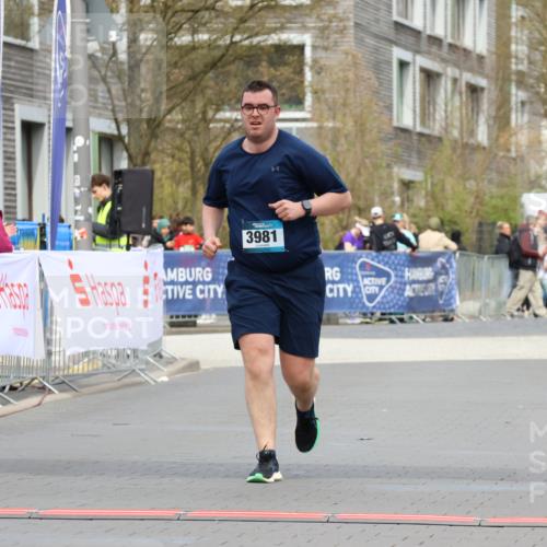12.04.2026 - 45. Internationalen Wilhelmsburger Insellauf Strokosch-Dieckow http://msf.ph/oto/9477477 12.04.2026 13:30:42 Ziel 5241, 3981 meine-sportfotos.de