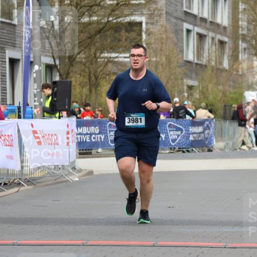 12.04.2026 - 45. Internationalen Wilhelmsburger Insellauf Strokosch-Dieckow http://msf.ph/oto/9477519 12.04.2026 13:30:42 Ziel 5241, 3981 meine-sportfotos.de