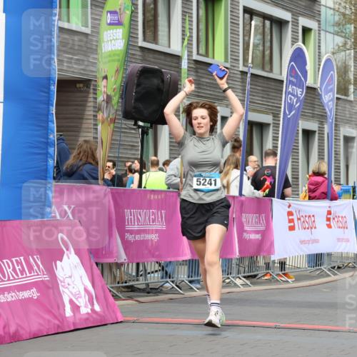 12.04.2026 - 45. Internationalen Wilhelmsburger Insellauf Strokosch-Dieckow http://msf.ph/oto/9477549 12.04.2026 13:30:39 Ziel 5241 meine-sportfotos.de