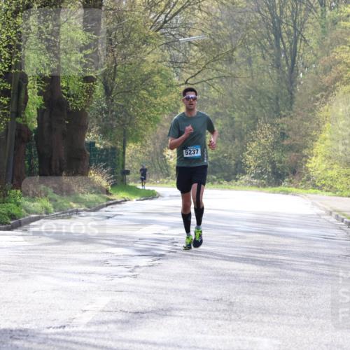 12.04.2026 - 45. Internationalen Wilhelmsburger Insellauf Yannick Fuchs http://msf.ph/oto/9477586 12.04.2026 10:13:24 Laufen 5237 meine-sportfotos.de