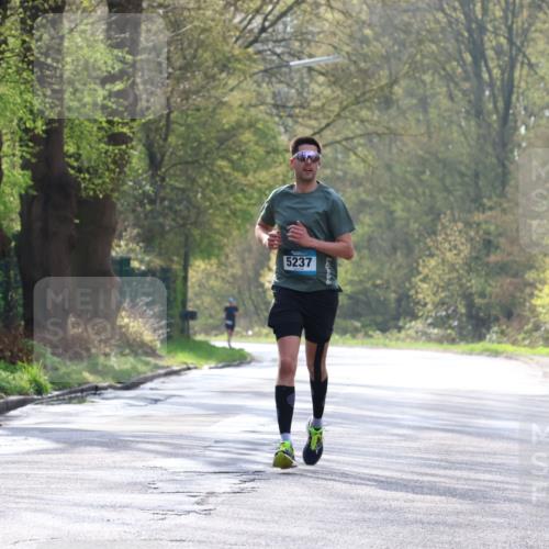 12.04.2026 - 45. Internationalen Wilhelmsburger Insellauf Yannick Fuchs http://msf.ph/oto/9477589 12.04.2026 10:13:24 Laufen 5237 meine-sportfotos.de