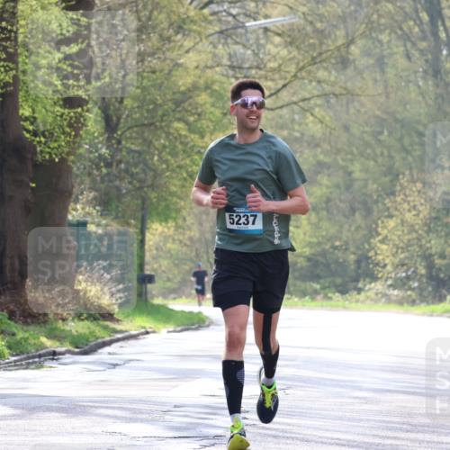12.04.2026 - 45. Internationalen Wilhelmsburger Insellauf Yannick Fuchs http://msf.ph/oto/9477598 12.04.2026 10:13:25 Laufen 5237 meine-sportfotos.de
