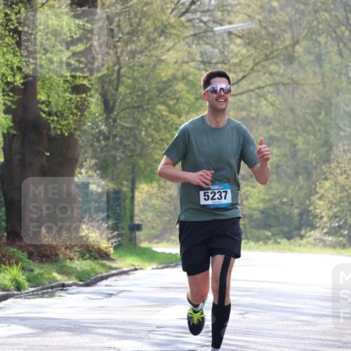 12.04.2026 - 45. Internationalen Wilhelmsburger Insellauf Yannick Fuchs http://msf.ph/oto/9477602 12.04.2026 10:13:26 Laufen 5237 meine-sportfotos.de