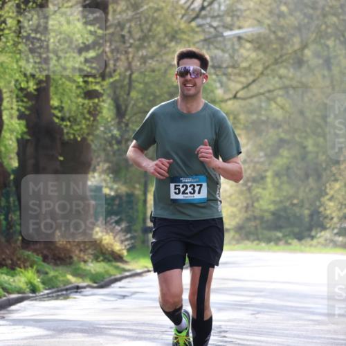 12.04.2026 - 45. Internationalen Wilhelmsburger Insellauf Yannick Fuchs http://msf.ph/oto/9477608 12.04.2026 10:13:26 Laufen 5237 meine-sportfotos.de