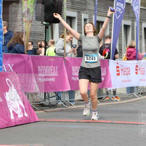 12.04.2026 - 45. Internationalen Wilhelmsburger Insellauf Strokosch-Dieckow http://msf.ph/oto/9477611 12.04.2026 13:30:38 Ziel 5241 meine-sportfotos.de