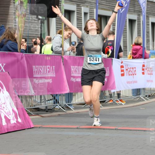 12.04.2026 - 45. Internationalen Wilhelmsburger Insellauf Strokosch-Dieckow http://msf.ph/oto/9477620 12.04.2026 13:30:38 Ziel 5241 meine-sportfotos.de