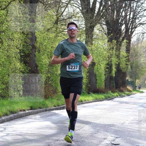 12.04.2026 - 45. Internationalen Wilhelmsburger Insellauf Yannick Fuchs http://msf.ph/oto/9477629 12.04.2026 10:13:29 Laufen 5237 meine-sportfotos.de