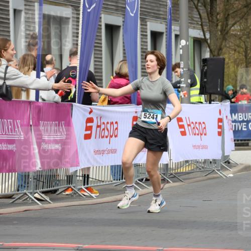 12.04.2026 - 45. Internationalen Wilhelmsburger Insellauf Strokosch-Dieckow http://msf.ph/oto/9477642 12.04.2026 13:30:36 Ziel 5241 meine-sportfotos.de