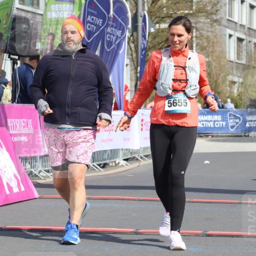 12.04.2026 - 45. Internationalen Wilhelmsburger Insellauf Strokosch-Dieckow http://msf.ph/oto/9477652 12.04.2026 11:38:47 Ziel 5655, 5656 meine-sportfotos.de