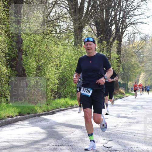 12.04.2026 - 45. Internationalen Wilhelmsburger Insellauf Yannick Fuchs http://msf.ph/oto/9477686 12.04.2026 10:14:03 Laufen 305, 3776 meine-sportfotos.de
