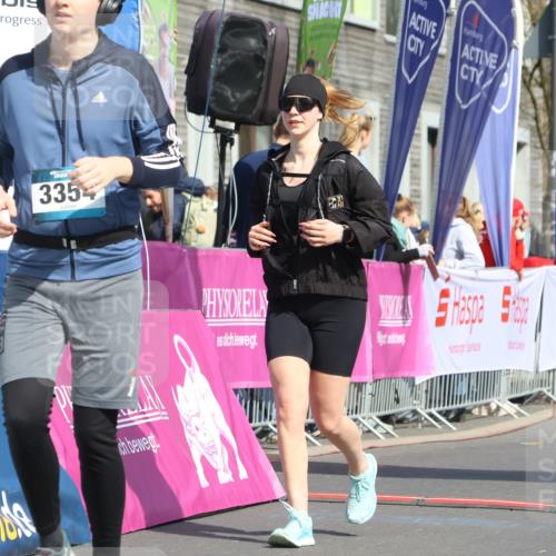 12.04.2026 - 45. Internationalen Wilhelmsburger Insellauf Strokosch-Dieckow http://msf.ph/oto/9477708 12.04.2026 11:39:07 Ziel 3354, 2955 meine-sportfotos.de