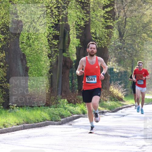 12.04.2026 - 45. Internationalen Wilhelmsburger Insellauf Yannick Fuchs http://msf.ph/oto/9477728 12.04.2026 10:14:10 Laufen 5561, 4953, 384, 3963 meine-sportfotos.de