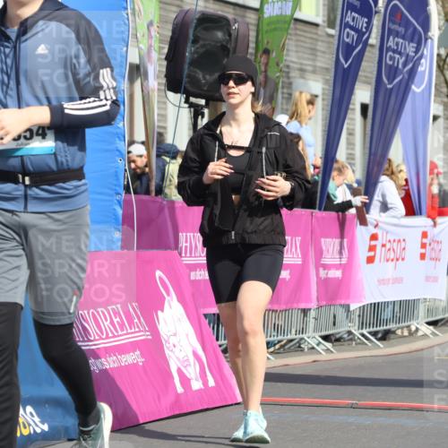 12.04.2026 - 45. Internationalen Wilhelmsburger Insellauf Strokosch-Dieckow http://msf.ph/oto/9477731 12.04.2026 11:39:07 Ziel 3354, 2955 meine-sportfotos.de
