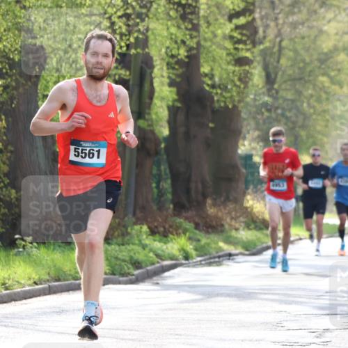 12.04.2026 - 45. Internationalen Wilhelmsburger Insellauf Yannick Fuchs http://msf.ph/oto/9477738 12.04.2026 10:14:12 Laufen 5561, 4953, 3184 meine-sportfotos.de