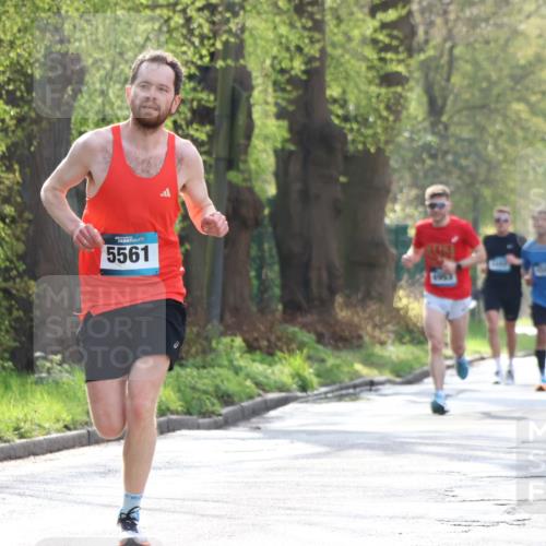 12.04.2026 - 45. Internationalen Wilhelmsburger Insellauf Yannick Fuchs http://msf.ph/oto/9477739 12.04.2026 10:14:13 Laufen 5561, 4953, 3963 meine-sportfotos.de