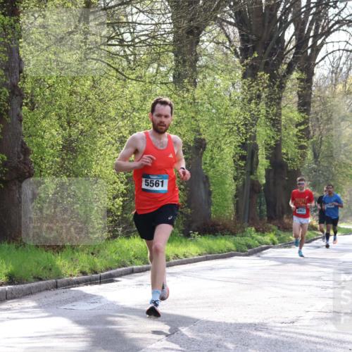 12.04.2026 - 45. Internationalen Wilhelmsburger Insellauf Yannick Fuchs http://msf.ph/oto/9477745 12.04.2026 10:14:14 Laufen 5561, 4953, 3963, 3963 meine-sportfotos.de