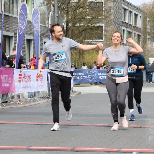 12.04.2026 - 45. Internationalen Wilhelmsburger Insellauf Strokosch-Dieckow http://msf.ph/oto/9477759 12.04.2026 13:30:12 Ziel 3547, 3548, 2131 meine-sportfotos.de