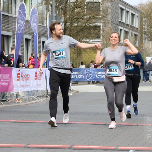 12.04.2026 - 45. Internationalen Wilhelmsburger Insellauf Strokosch-Dieckow http://msf.ph/oto/9477767 12.04.2026 13:30:12 Ziel 3547, 3548, 2131 meine-sportfotos.de