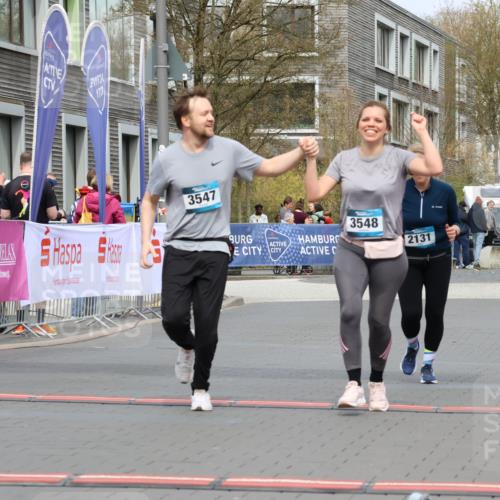 12.04.2026 - 45. Internationalen Wilhelmsburger Insellauf Strokosch-Dieckow http://msf.ph/oto/9477803 12.04.2026 13:30:12 Ziel 3547, 3548, 2131 meine-sportfotos.de