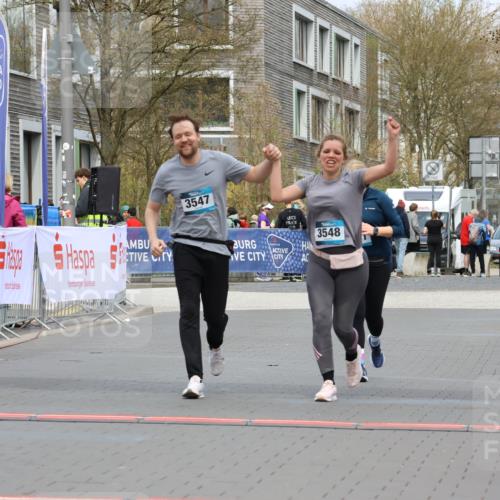 12.04.2026 - 45. Internationalen Wilhelmsburger Insellauf Strokosch-Dieckow http://msf.ph/oto/9477840 12.04.2026 13:30:11 Ziel 3648, 3547, 3548, 2131 meine-sportfotos.de