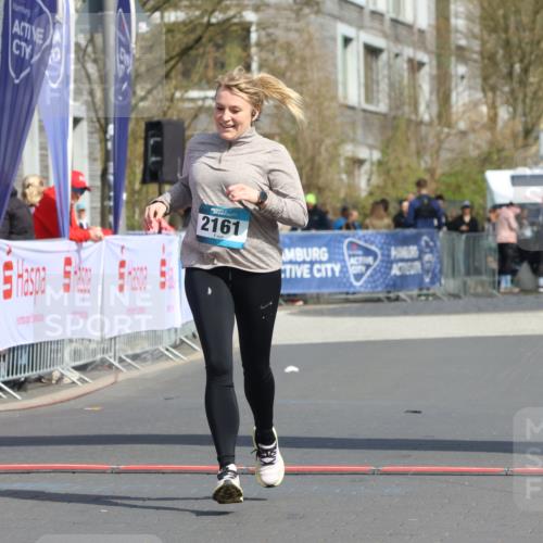 12.04.2026 - 45. Internationalen Wilhelmsburger Insellauf Strokosch-Dieckow http://msf.ph/oto/9477853 12.04.2026 11:40:33 Ziel 2161 meine-sportfotos.de